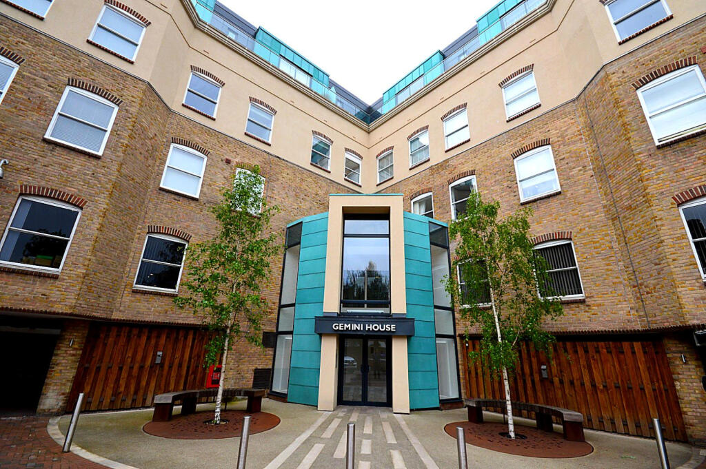 Main image of property: Gemini House, 90 New London Road, Chelmsford, Essex, CM2 0PD