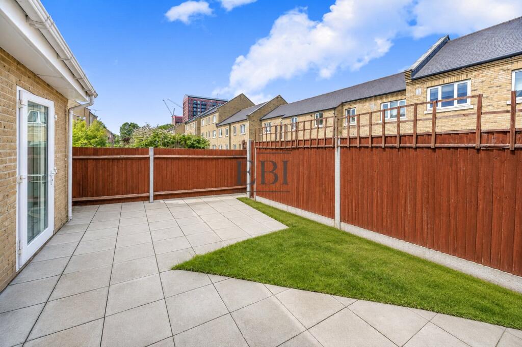 House in London, Blackwall - View 2