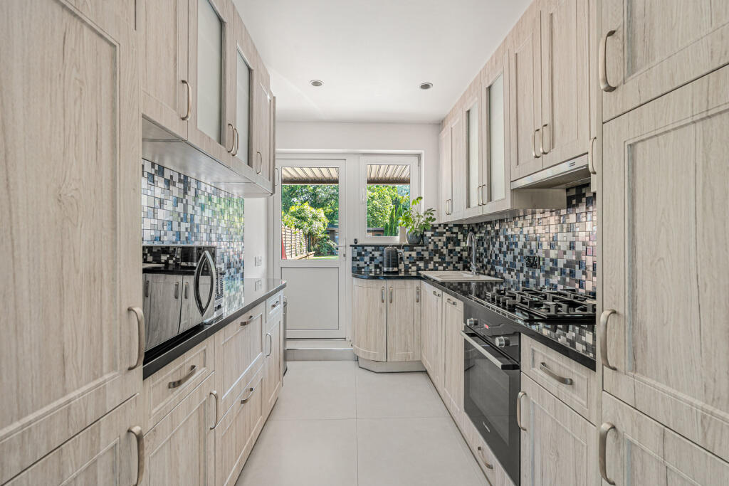 The Lane, Virginia Water, Surrey, GU25 photo 4