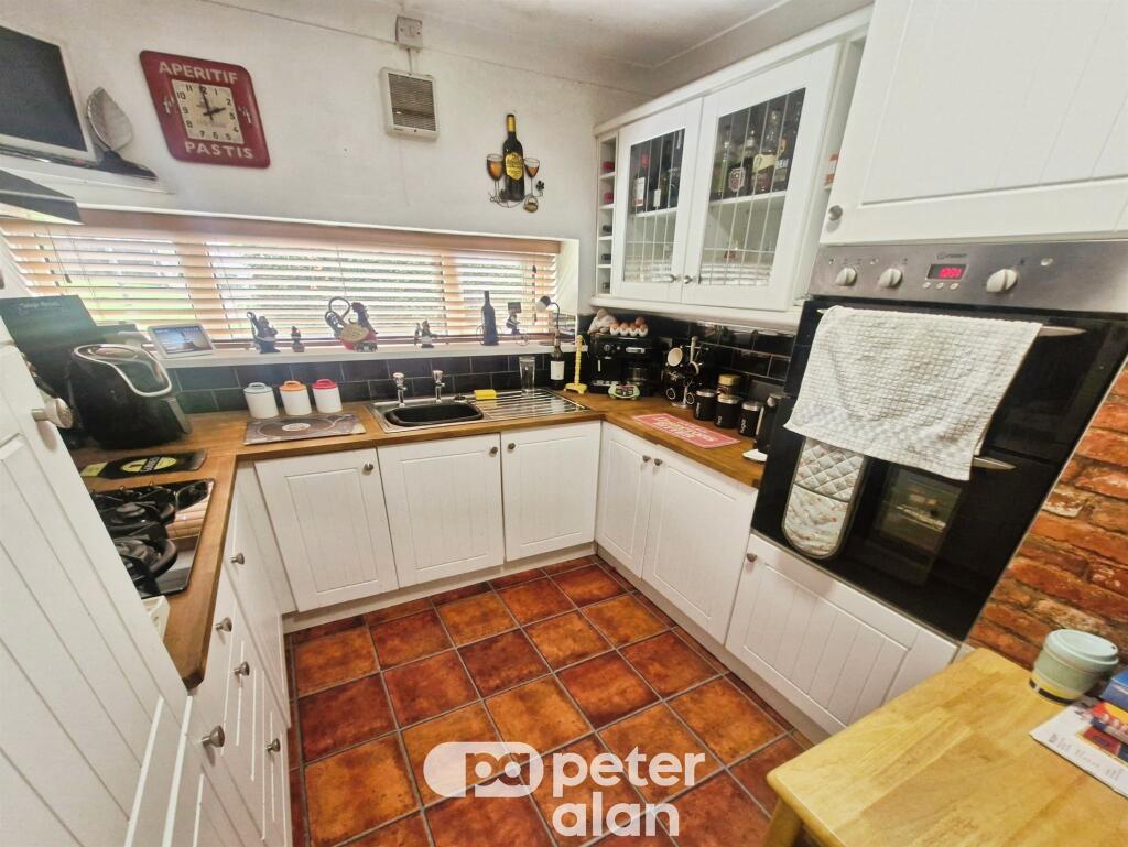 2 Bedroom Flat in NP44 4PE