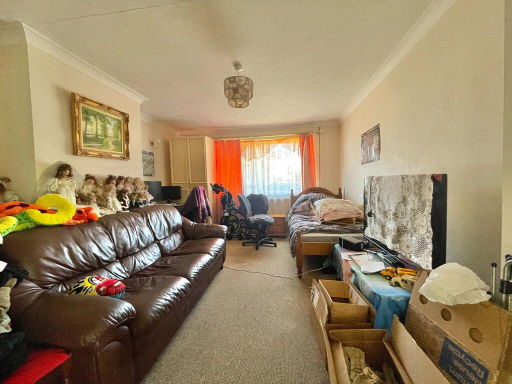 Ellingham Avenue, March, photo 4