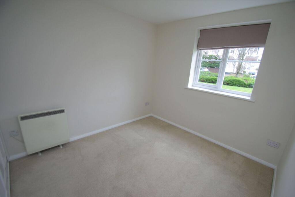 Apartment in Watford, Hertfordshire - View 5
