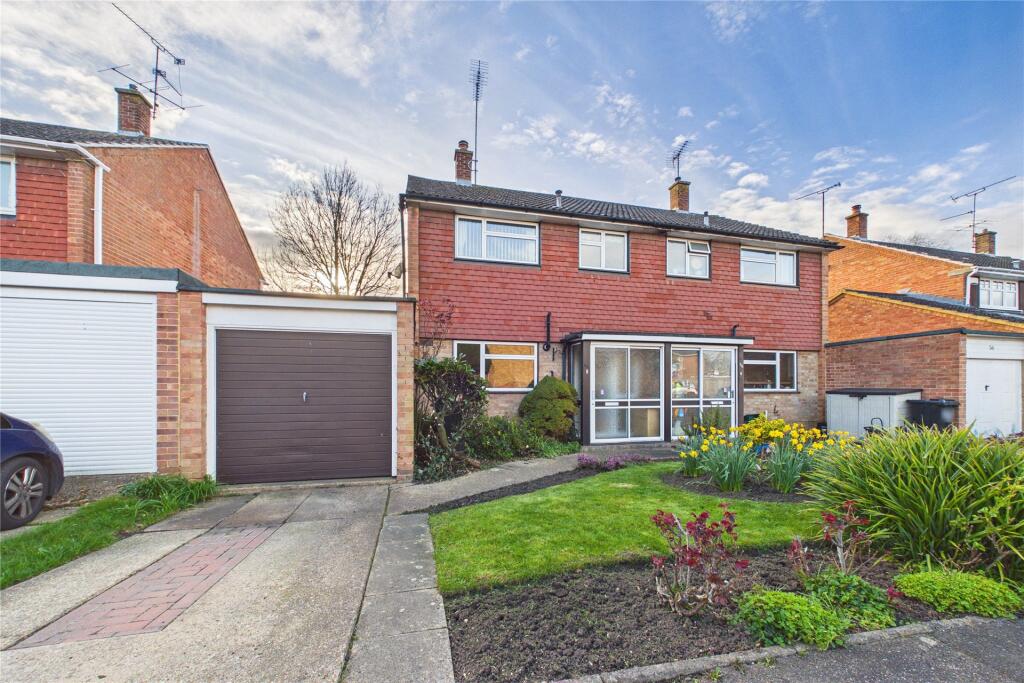 Main image of property: Valley Crescent, Wokingham, Berkshire, RG41