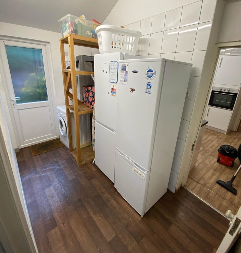 6 bedroom terraced house for rent