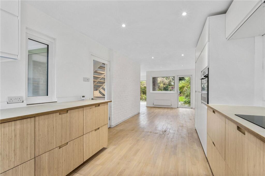 House in Kingston upon Thames - View 4