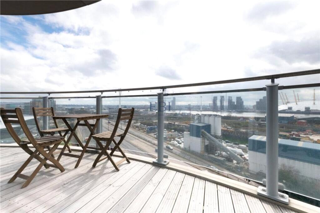 Apartment in London, Custom House, Canning Town - View 2