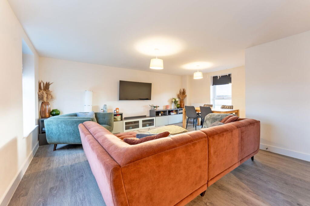 Biddenham Park Way, Bedford, Bedfordshire, MK40 photo 3