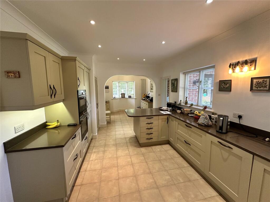 House in Southampton - View 4