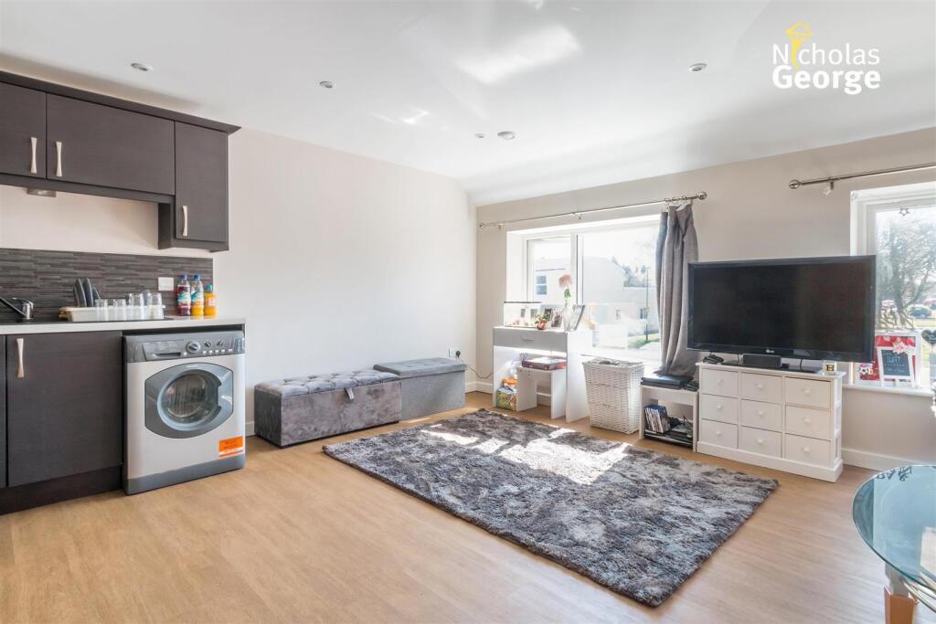 Main image of property: Vicarage Road, Kings Heath, B14 7NH