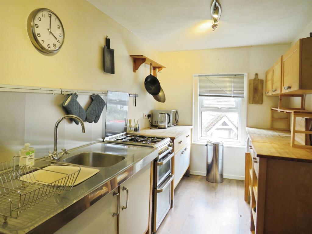 Apartment in Salisbury, St. Paul's - View 4