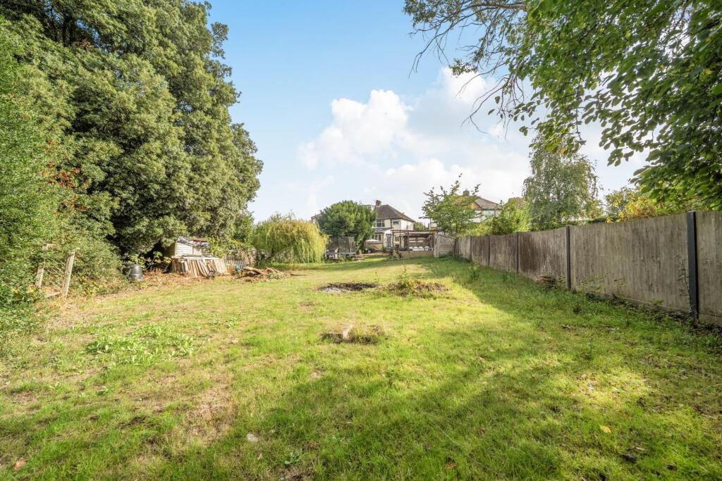 House in Bromley - View 2