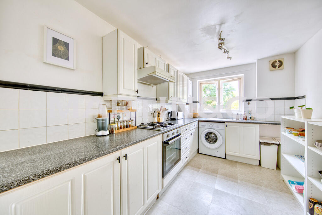 Apartment in London - More