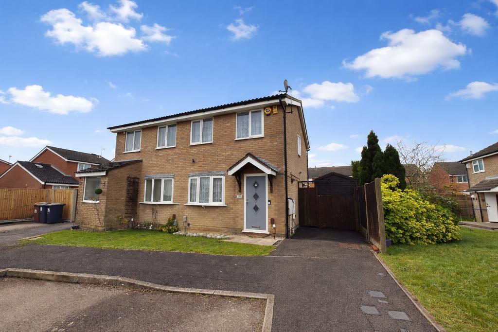 Main image of property: Cheslyn Close, Wigmore, Luton, Bedfordshire, LU2 8UA