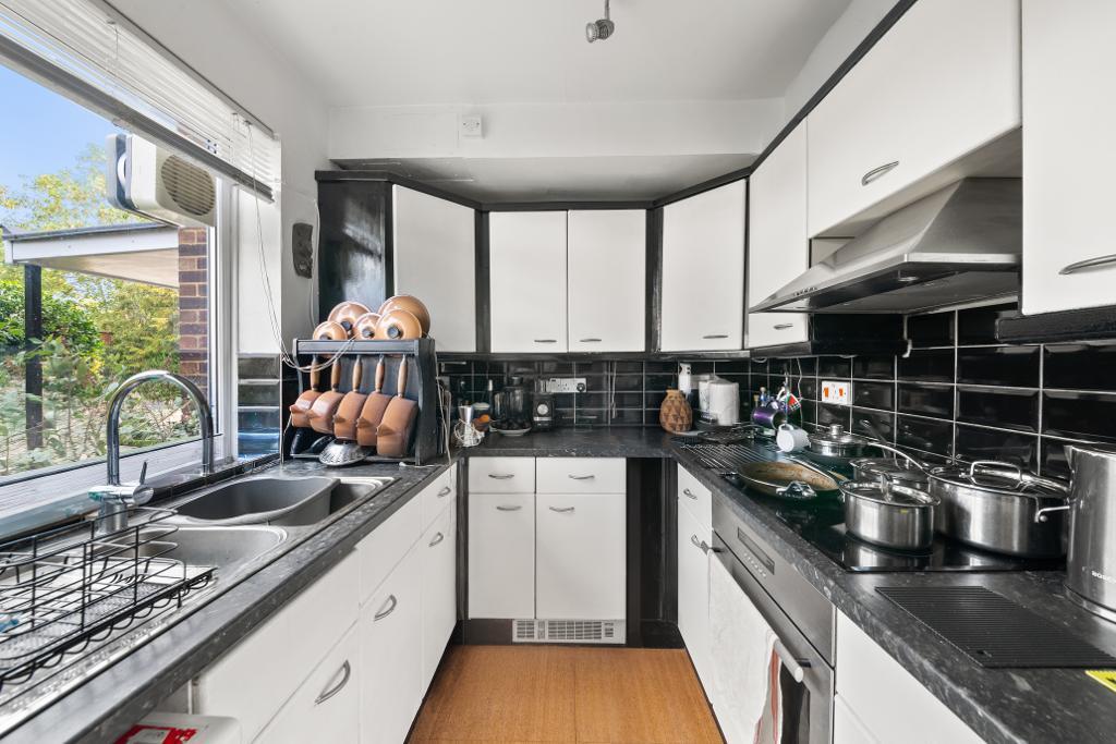 Apartment in London - View 3
