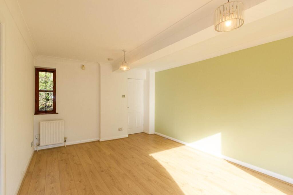 Tower Court Mews, Westcliff On Sea photo 4