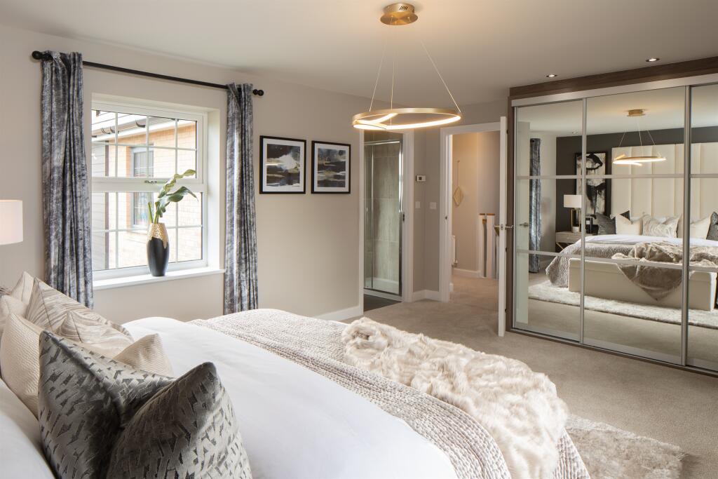 House in Hemel Hempstead - More