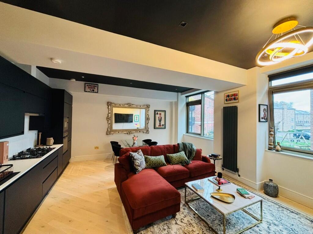 Main image of property: Arka House, High Road, Whetstone, London, N20