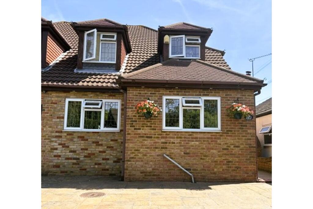 Main image of property: Front Lane, Upminster, RM14