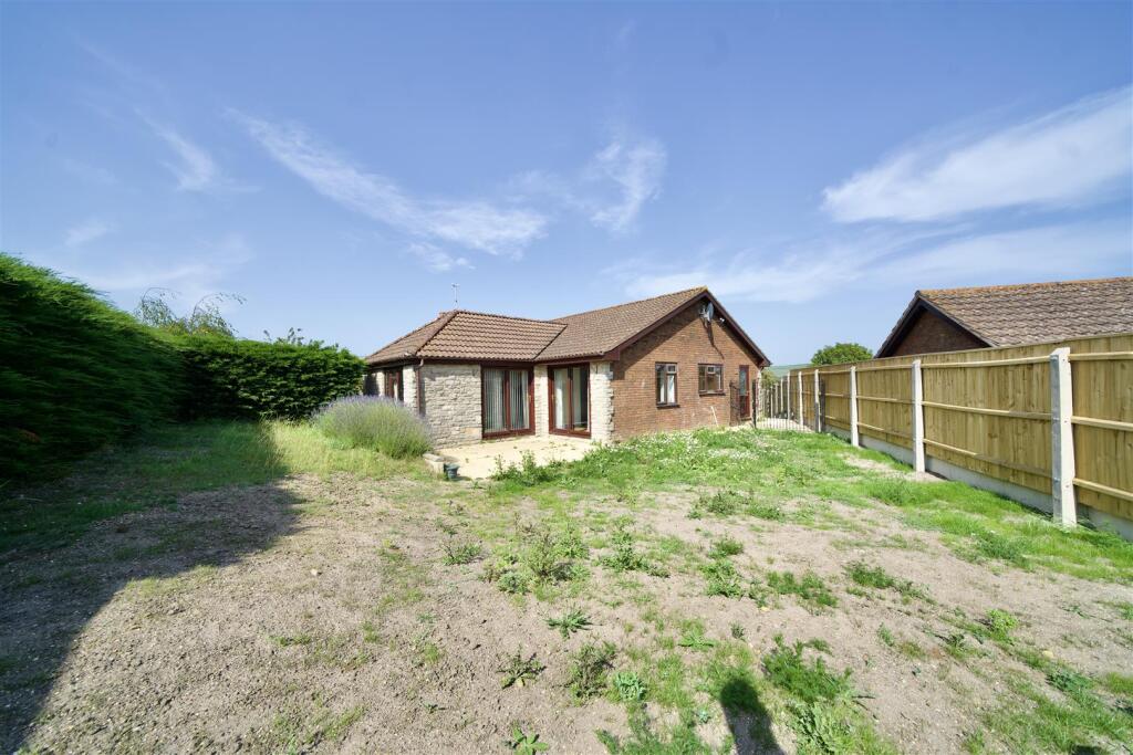 Emminster Close, Weymouth photo 3