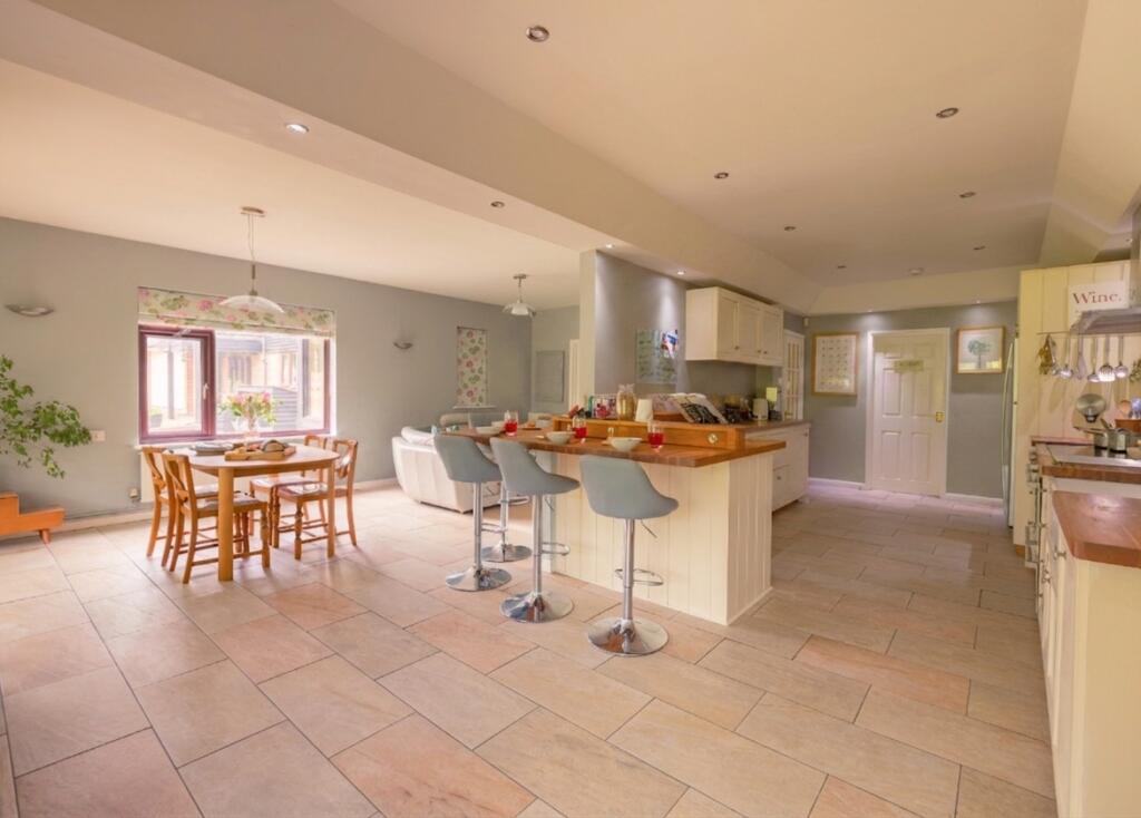 House in Tonbridge - More