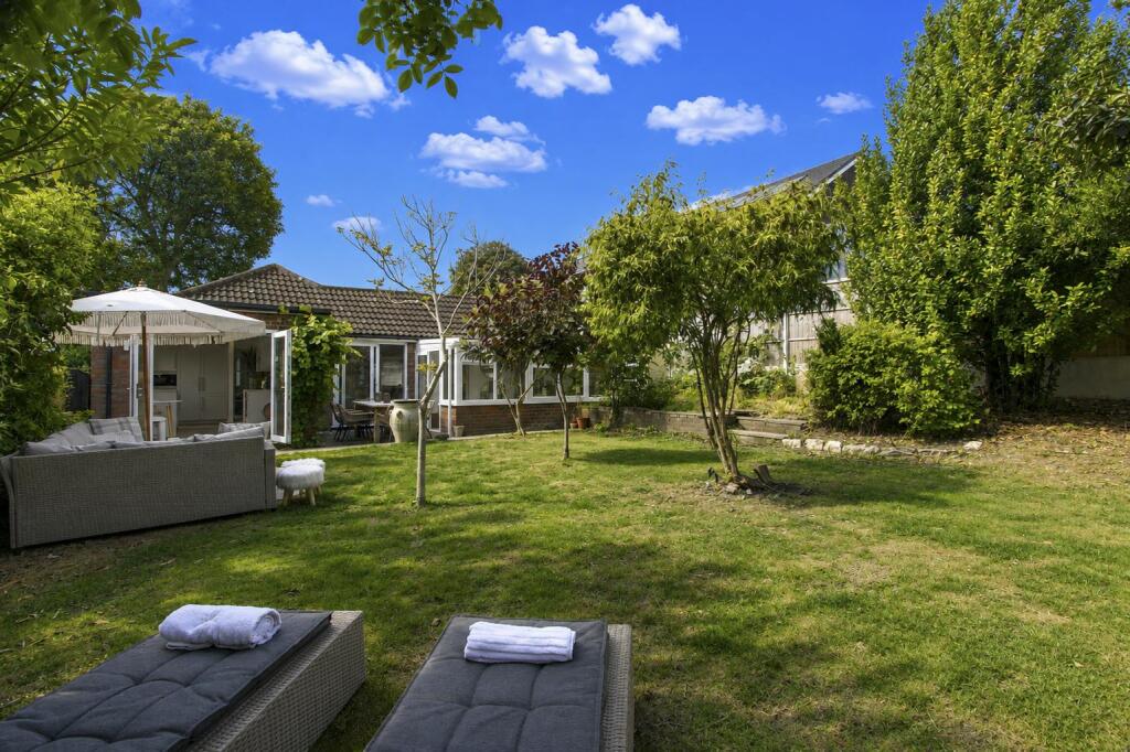 House in Tring, New Mill - View 4
