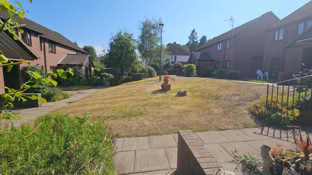 14 Ashbrook Court, Church Stretton, Shropshire, SY6 6EW photo 2