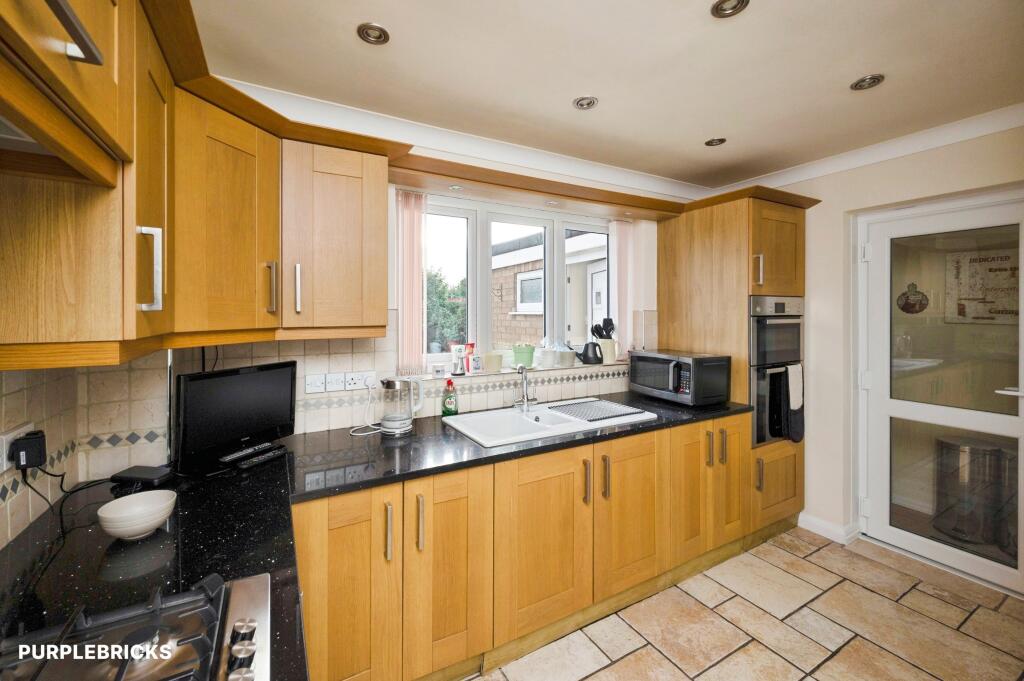 House in Newark and Sherwood, Edwinstowe - More