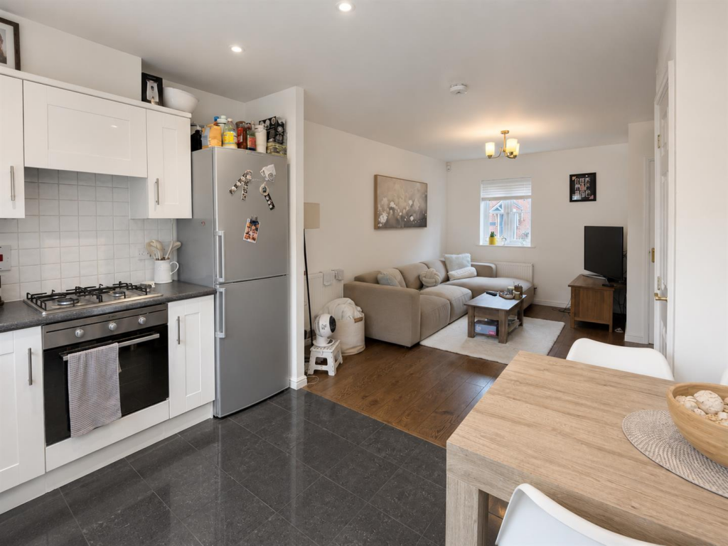 Apartment in North Hertfordshire, Great Ashby - View 5
