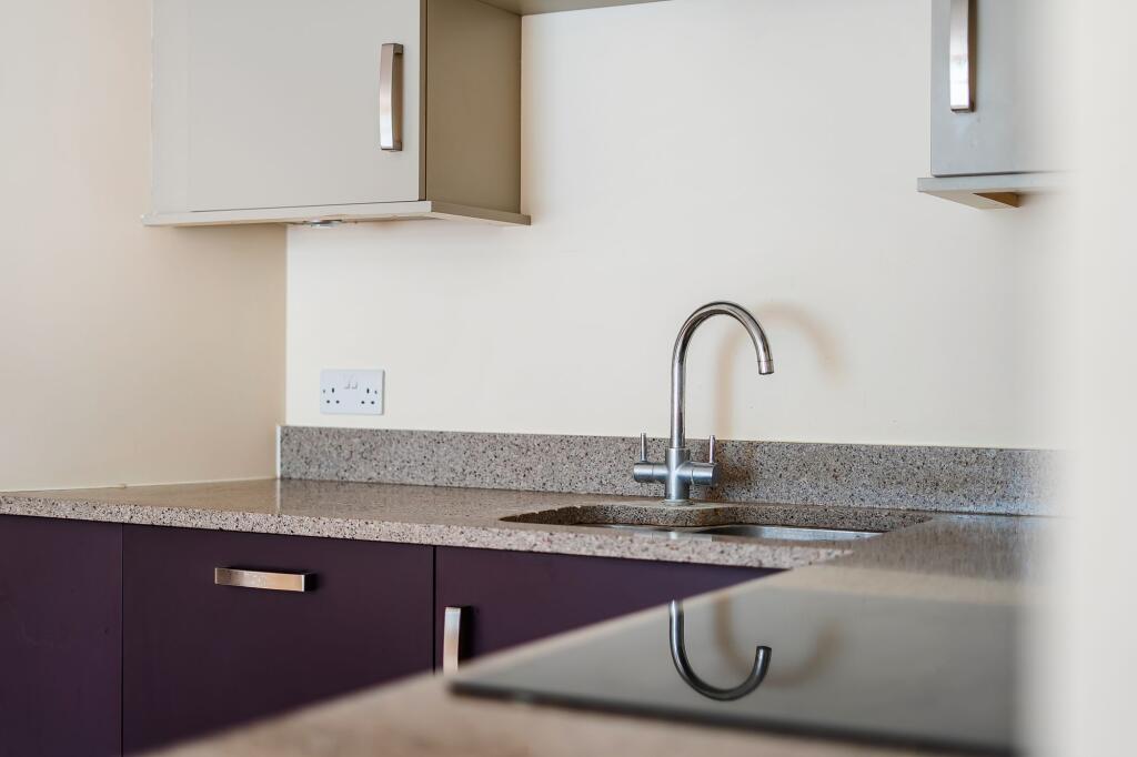 Apartment in Wokingham - View 4