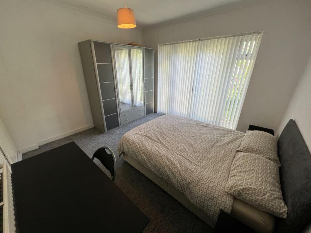 The Retreat, Cardiff, CF23 photo 2