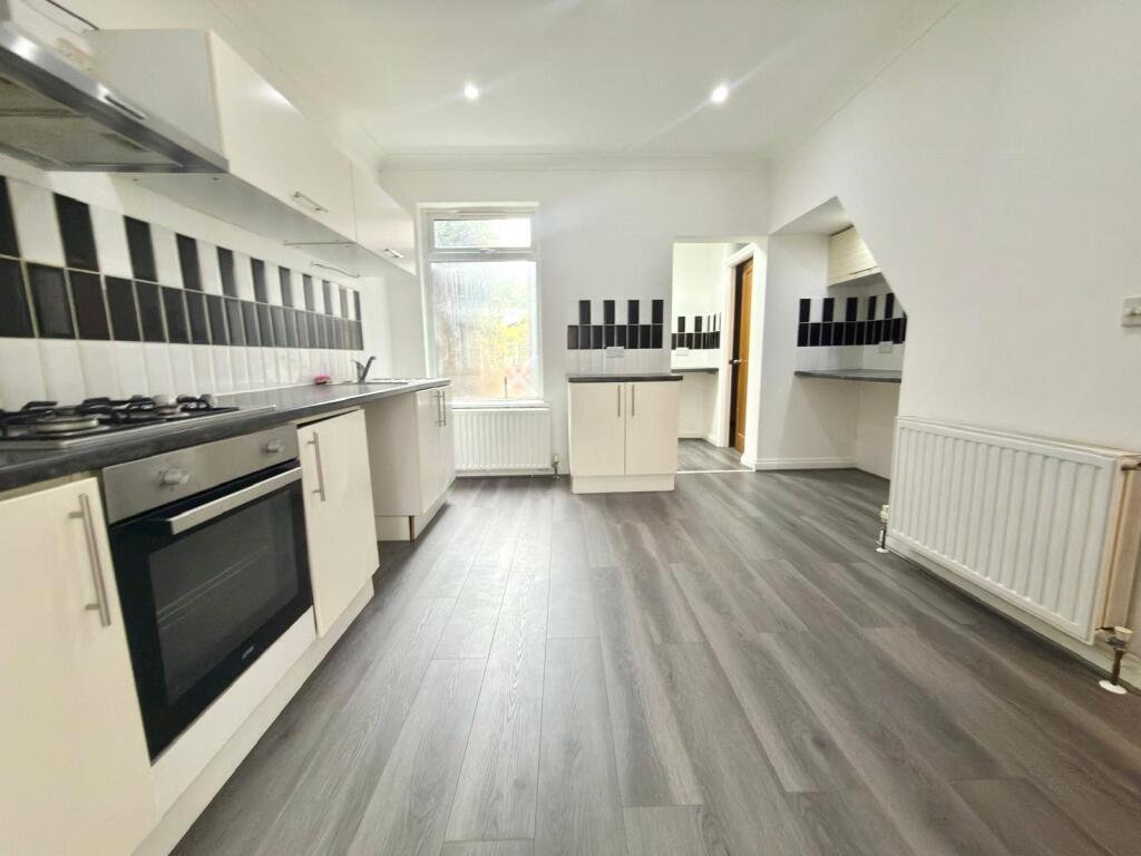 House in Luton - View 3
