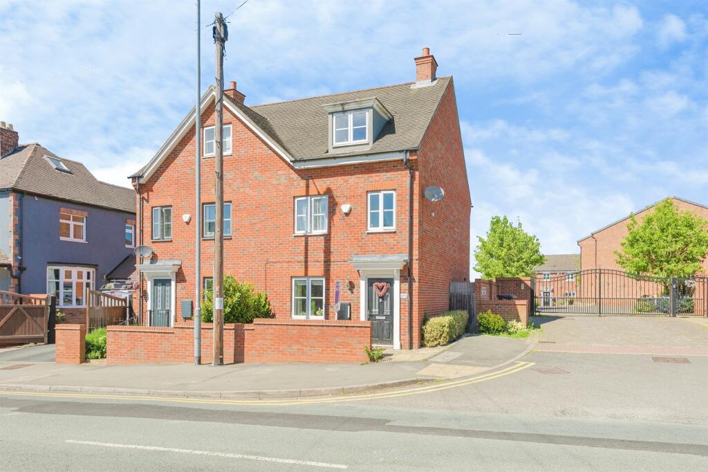 Main image of property: Amington Road, Tamworth