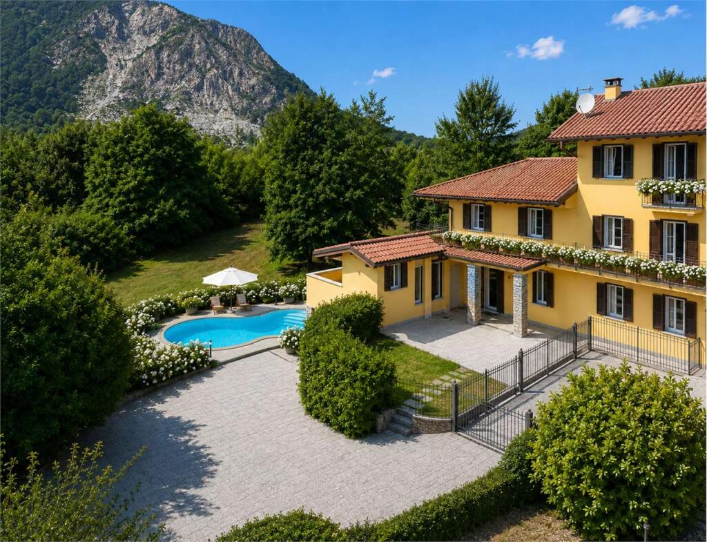 Main image of property: Piedmont, Verbano-Cusio-Ossola, Baveno