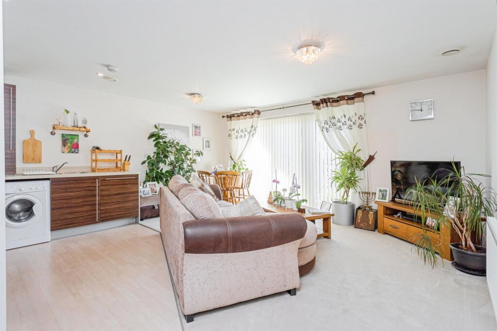 Hanbury Lane, Haywards Heath photo 2