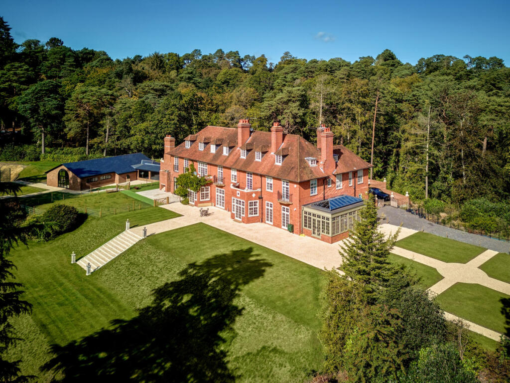 Main image of property: Farnham, Surrey, GU10