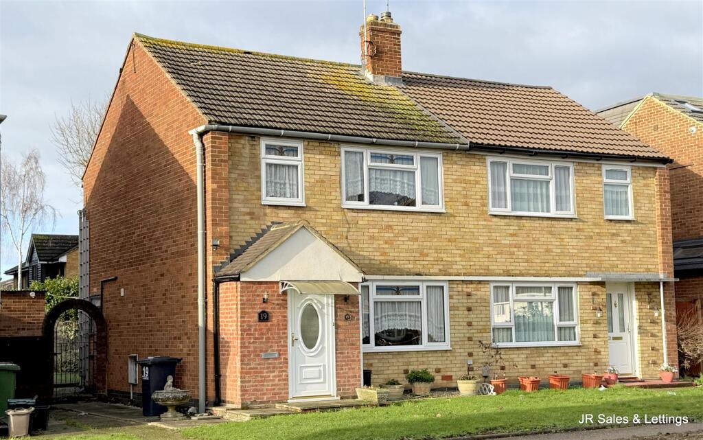 Main image of property: Downfield Road, Central Cheshunt