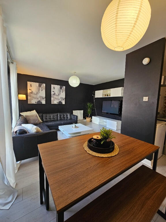 Apartment in Glasgow - View 3