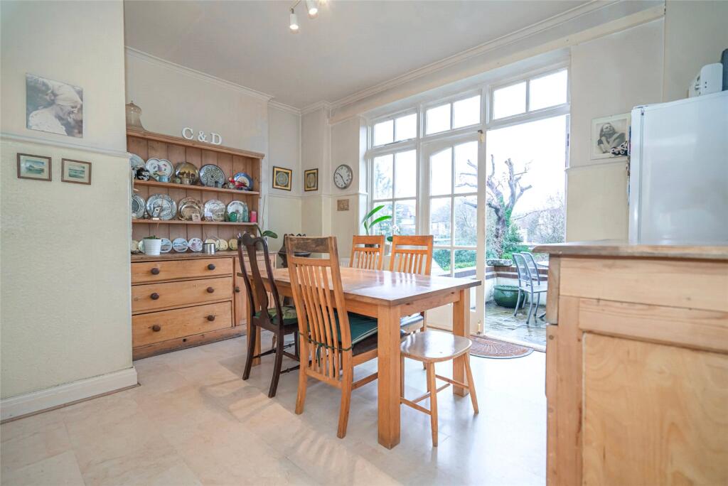 Woodside Avenue, Highgate, London, N6 - View 5