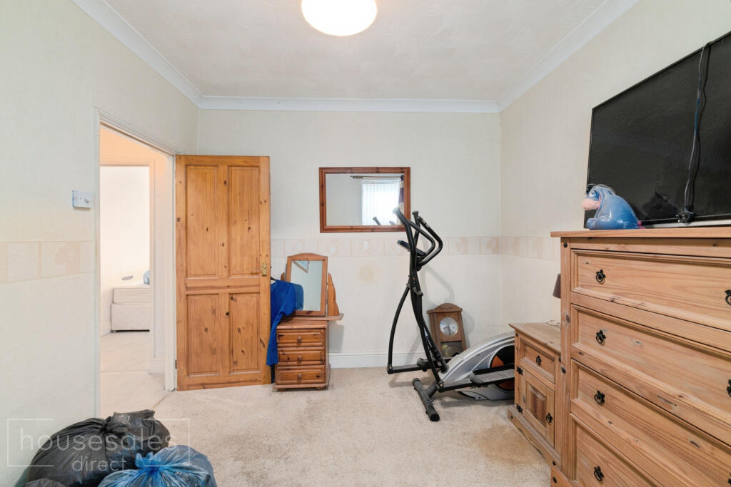 House in Swansea, Llangyndeyrn - More
