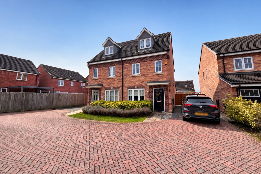 Main image of property: St. Peters Walk, Widnes, Cheshire, WA8