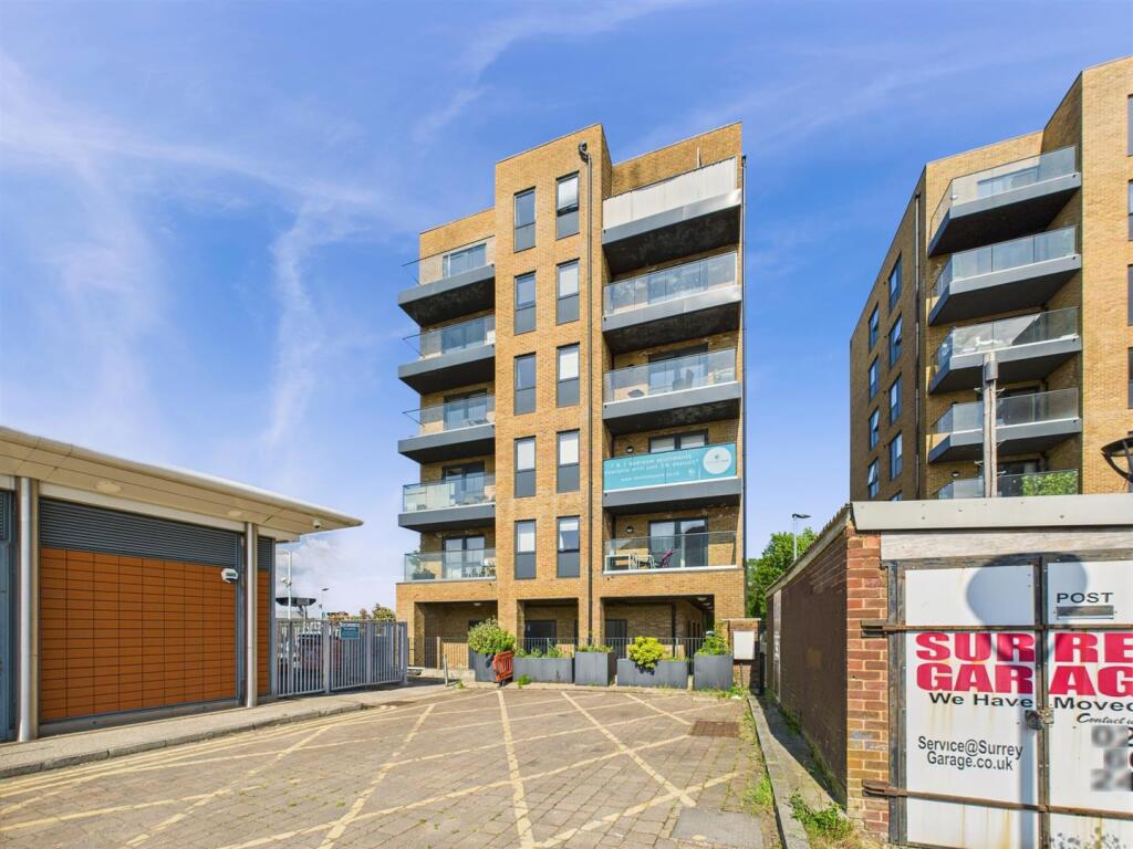 Main image of property: Leaden Hill, Coulsdon
