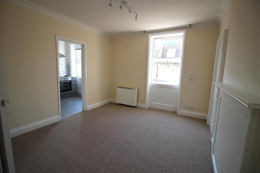 Apartment in Bath, Kingsmead - View 4