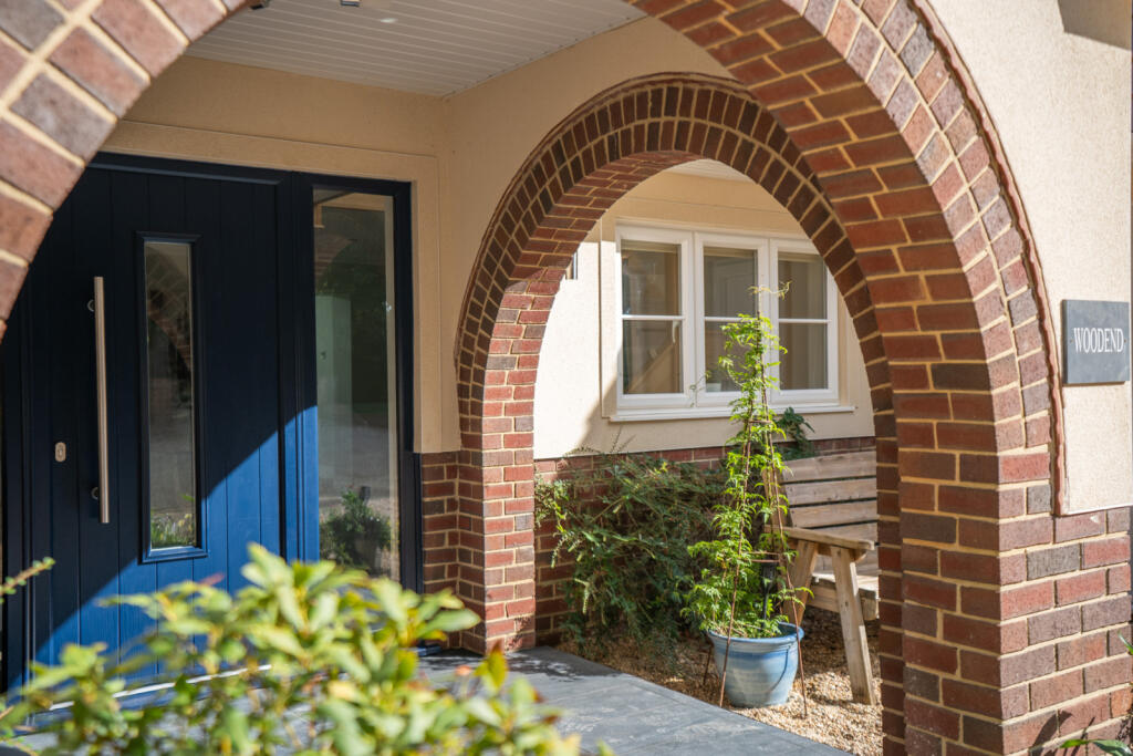 House in Ferndown - View 5