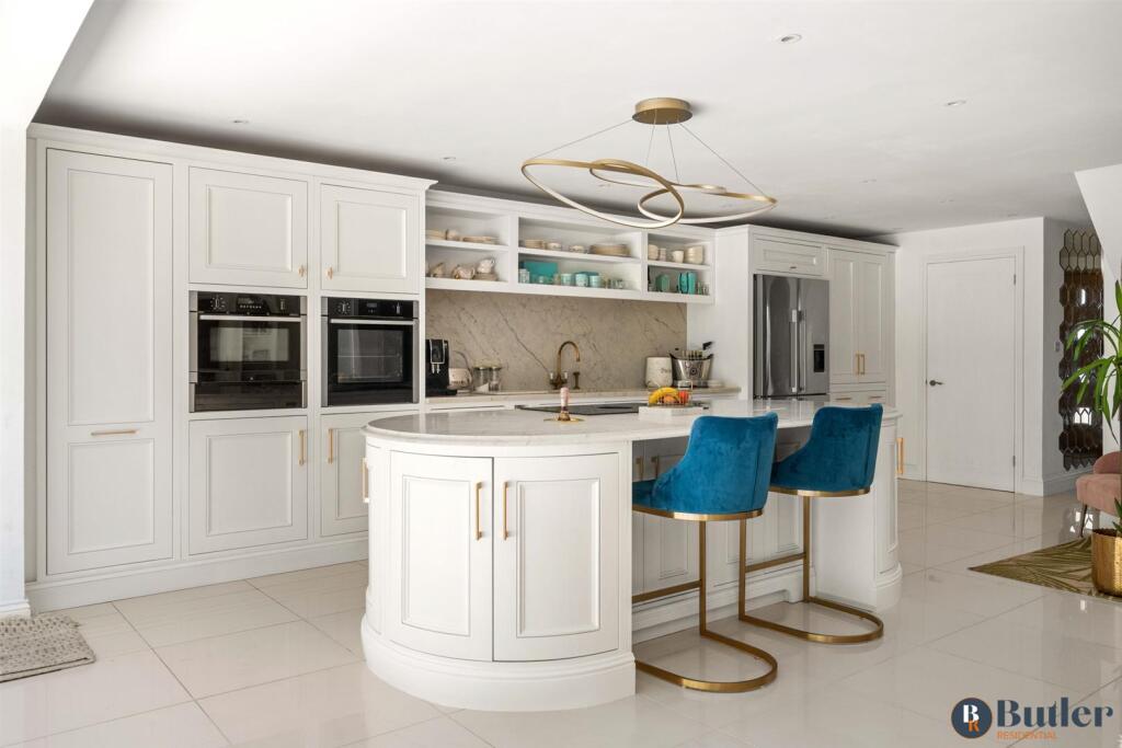 Grove Avenue, Harpenden - View 3