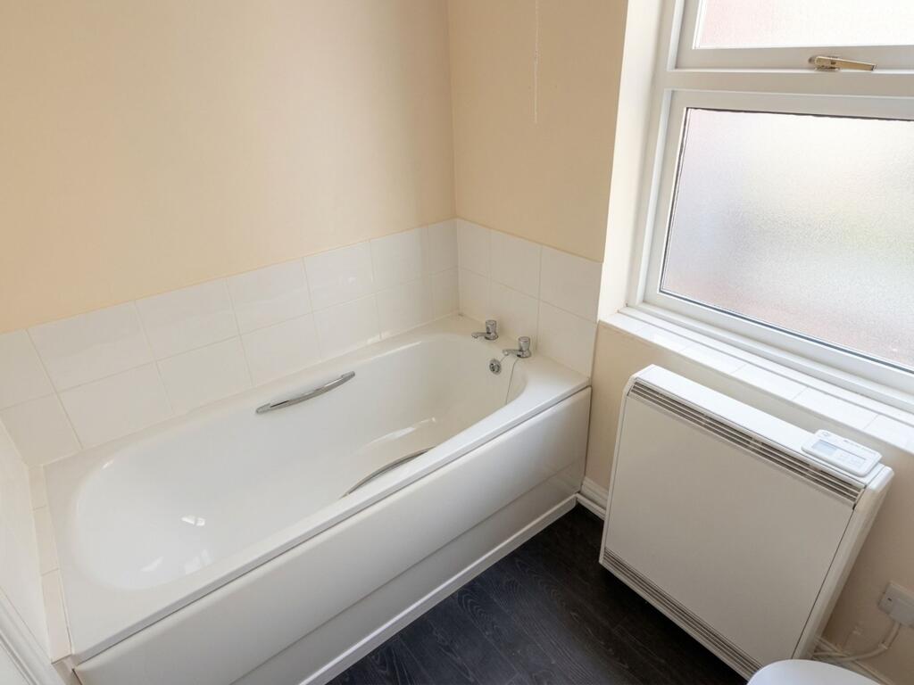 Apartment in Rhyl, Rhyl Town Centre - View 3