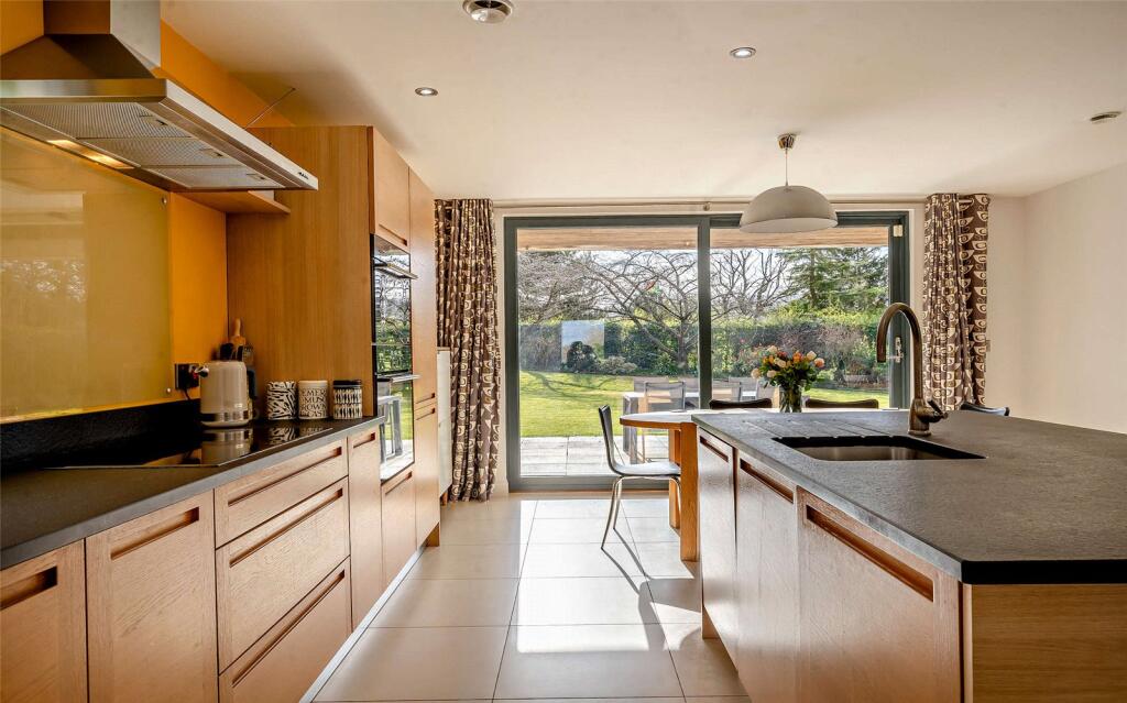 House in Weston Rhyn, Chirk Bank - View 4