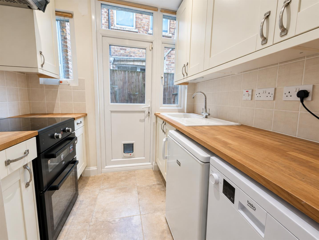Apartment in London - View 5