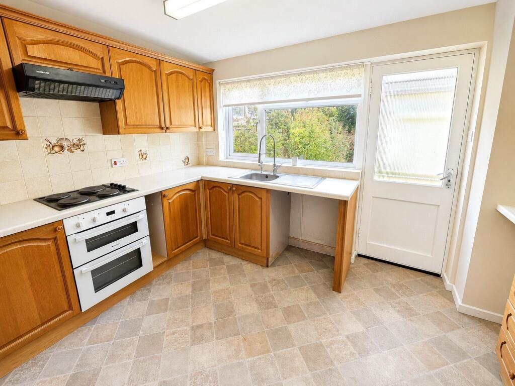 Bowden Road, Templecombe, Somerset, BA8 photo 4