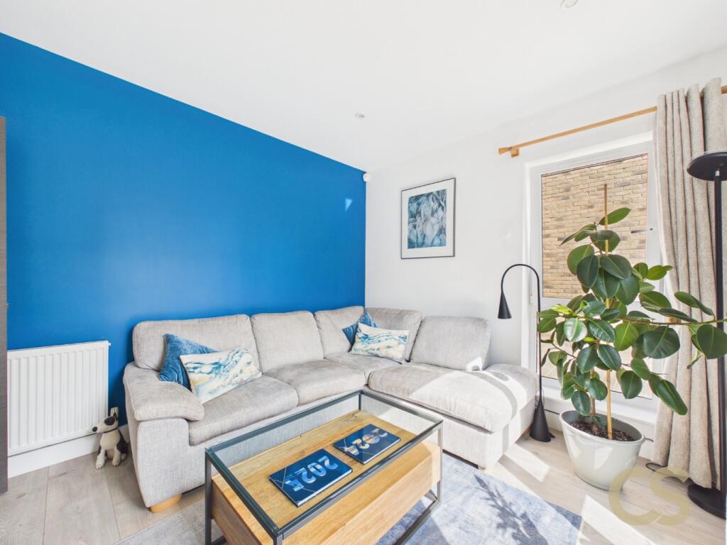 House in Waltham Cross, Churchgate - View 5