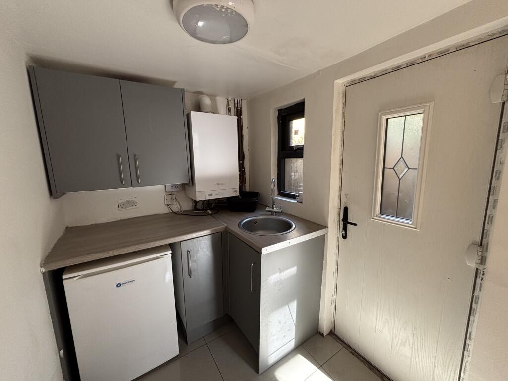 House in Calderdale, Mount Pellon, Pellon - More